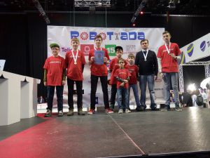 Utenos vaikų ir jaunimo užimtumo centro Robotikos būrelio komanda „Vėjavaikiai“ „Robotiados 2017“ II vietos laimėtoja 