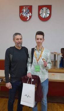 Mokytojas S. Kirdeikis ir M.Barzda