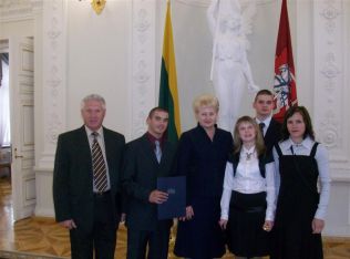 Lietuvos Respublikos prezidentė priėmė Utenos SUUC auklėtinius su direktoriumi Zenonu Misiūnu